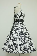 画像5: 黒×白花柄Mサイズのみ♪５０’ｓサーキュラーワンピース☆オールディーズ衣装♪ (5)