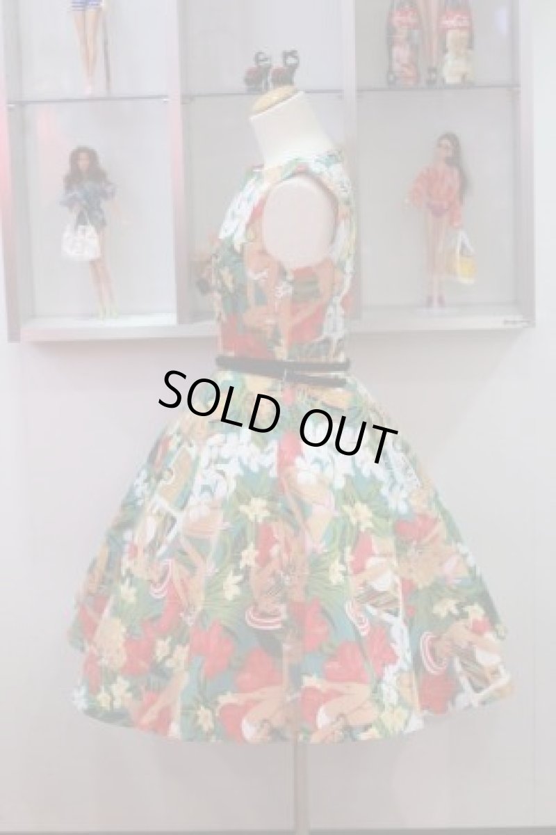 画像4: ピンナップガール柄ベルト付き５０’ｓサーキュラーワンピース☆XLサイズのみ♪オールディーズ衣装♪ (4)