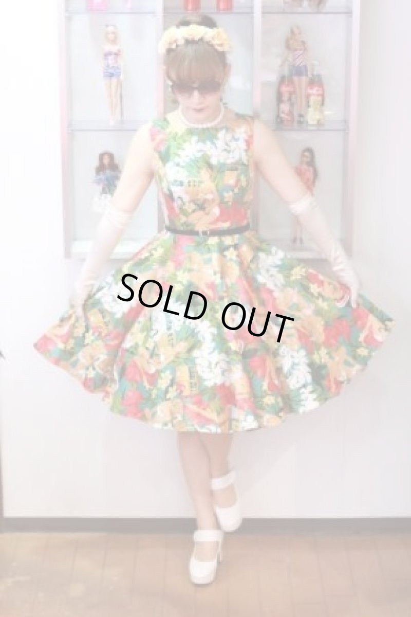 画像1: ピンナップガール柄ベルト付き５０’ｓサーキュラーワンピース☆XLサイズのみ♪オールディーズ衣装♪ (1)