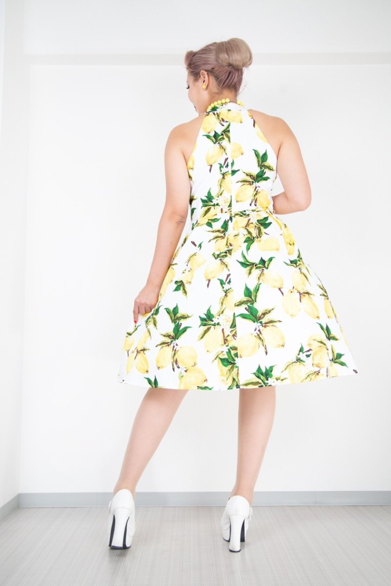 画像3: セクシーホルターネック！レモン柄フレアーワンピース☆L〜XL (3)
