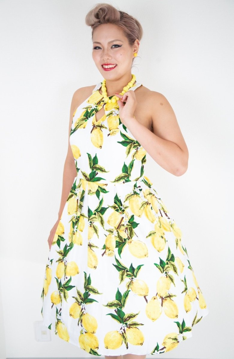 画像2: セクシーホルターネック！レモン柄フレアーワンピース☆L〜XL (2)
