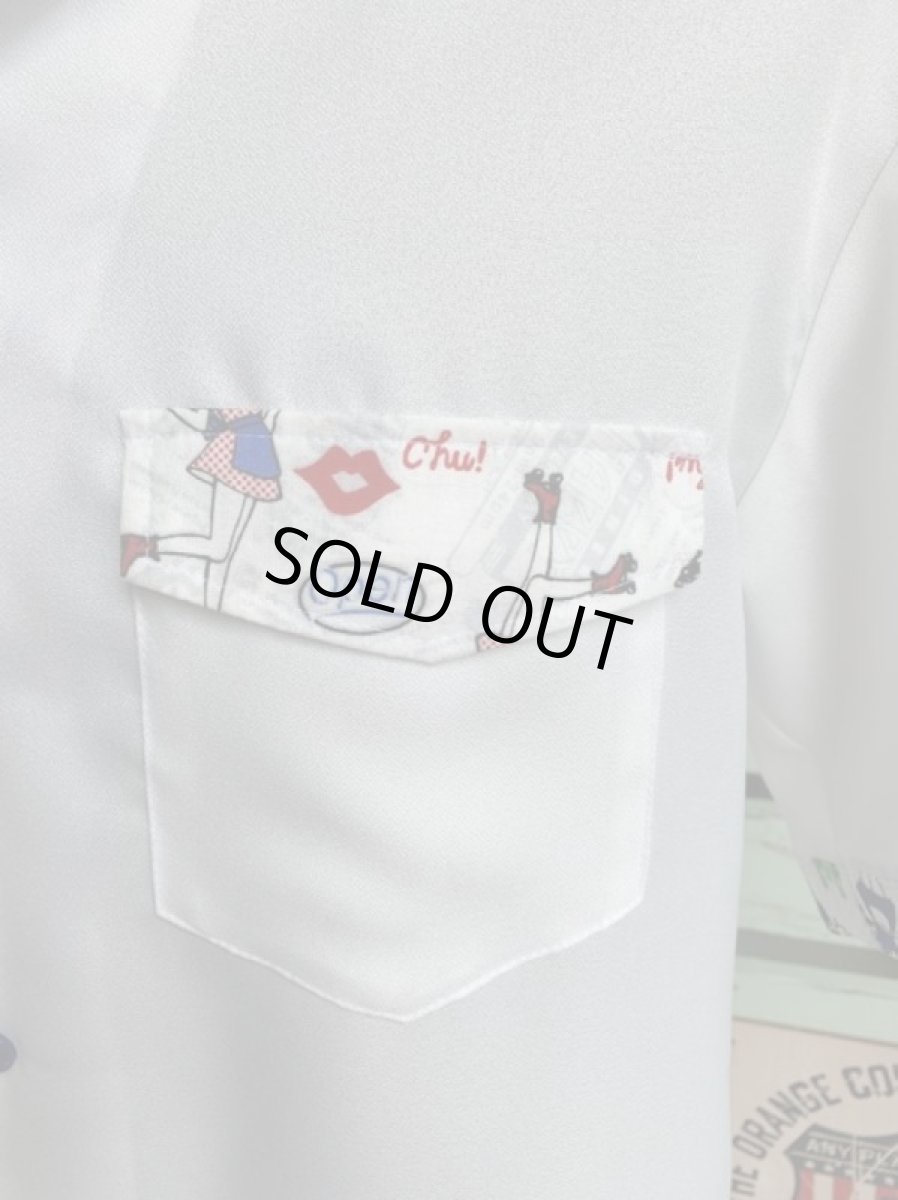 画像4: SpiceUp★Groovy メンズ　ボーリングシャツ　ピンナップ柄　ホワイト　共布マスク付き (4)