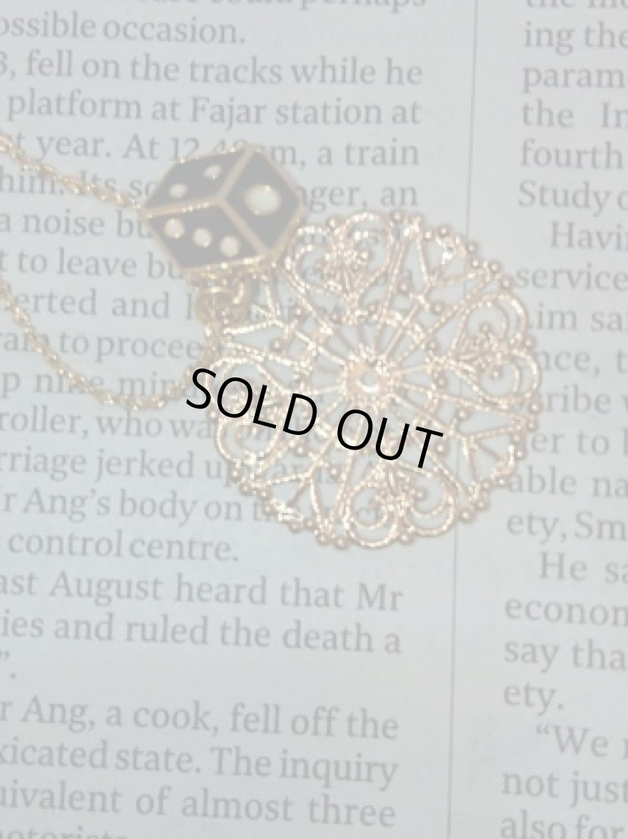 画像2: ブラックダイス　ゴールドカラーネックレス (2)